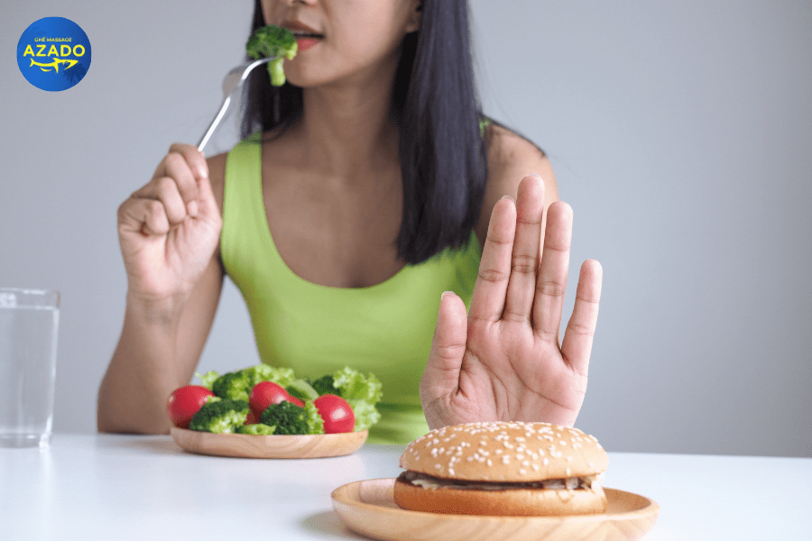 Người cao huyết áp không nên ăn các thực phẩm nhiều năng lượng, giàu chất béo