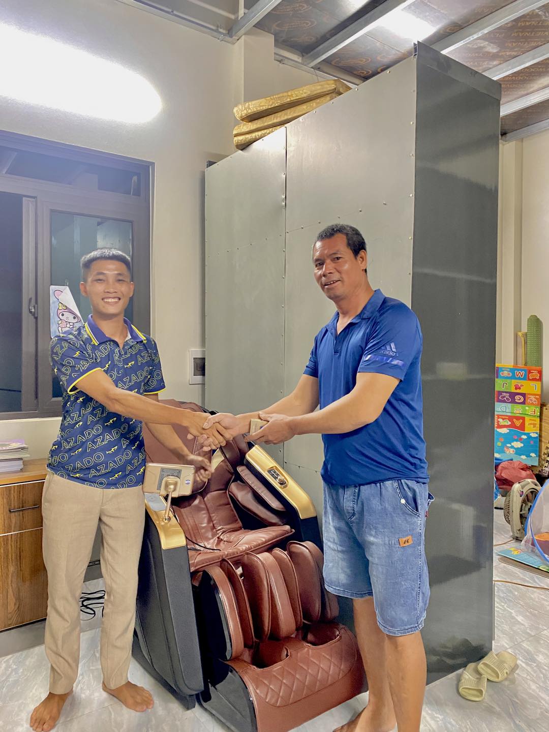 feedback khach hang ghe massage azado